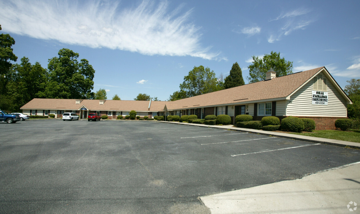 409 E Fairfield Rd, High Point, NC for lease Building Photo- Image 1 of 1