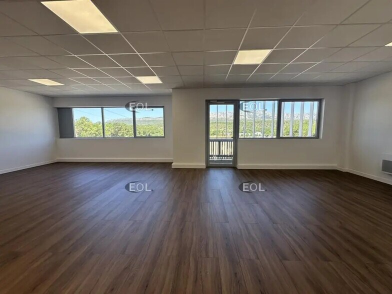 Flex in Rousset for lease - Interior Photo - Image 1 of 10