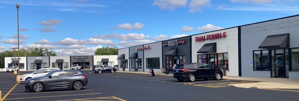 610-630 Plaza Dr, Sycamore, IL for lease - Building Photo - Image 1 of 7