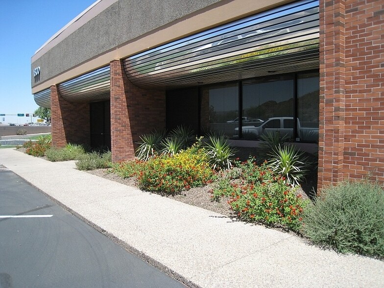 1800 W Broadway Rd, Tempe, AZ for lease - Building Photo - Image 2 of 2