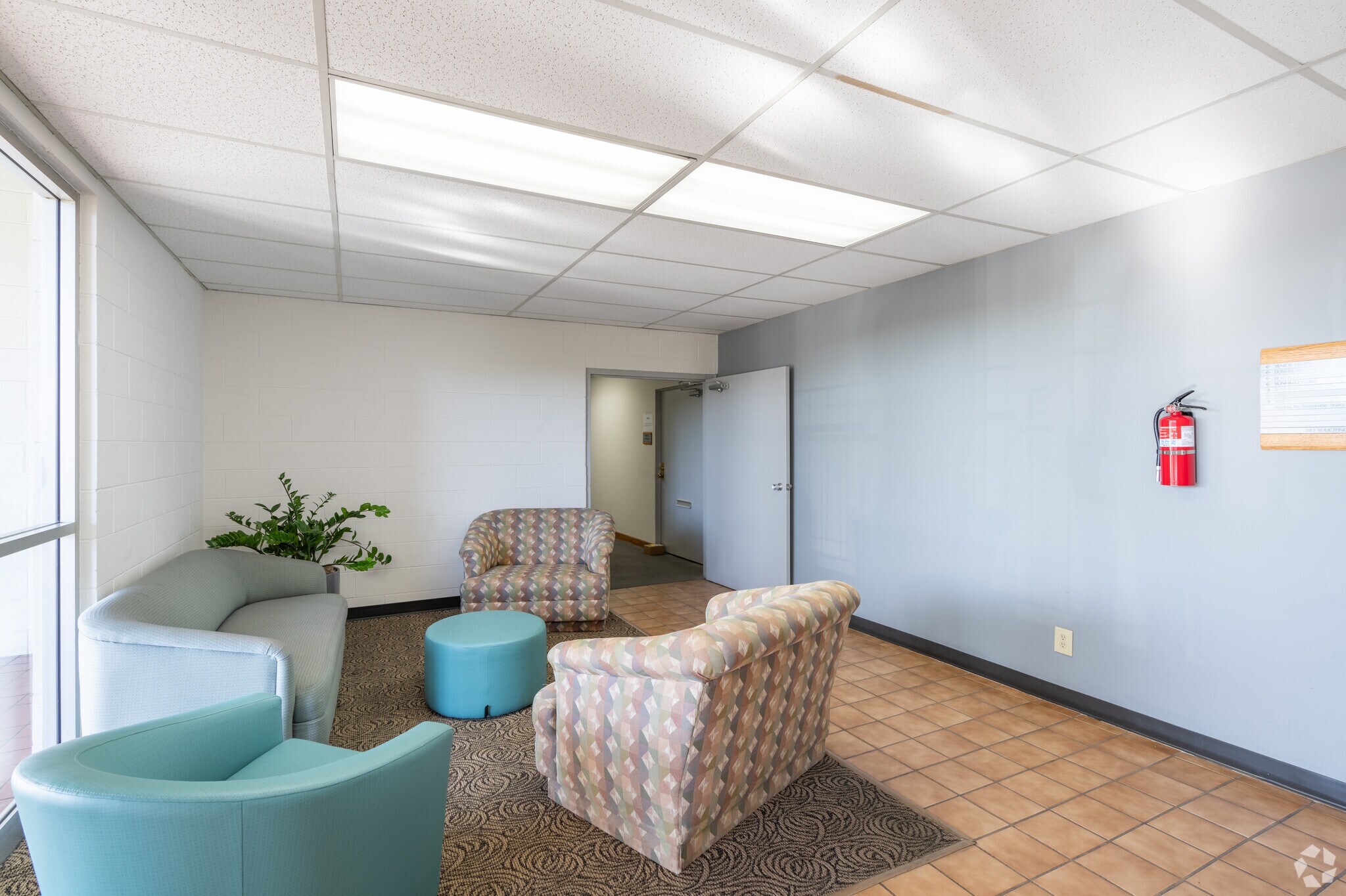 11696 Sorrento Valley Rd, San Diego, CA for lease Lobby- Image 1 of 5
