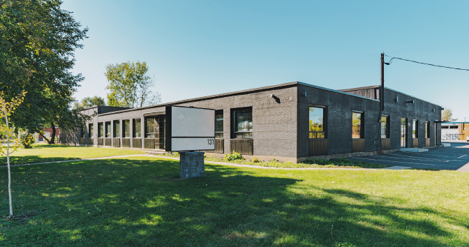 131 Boul Hymus, Pointe-claire, QC for lease - Building Photo - Image 1 of 4