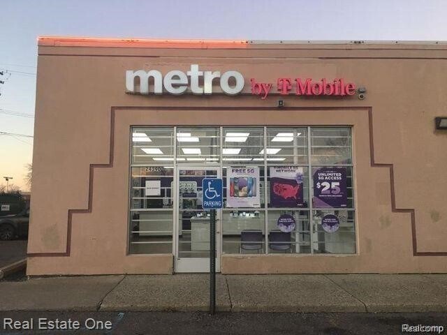 24350-24492 Ten Mile Rd, Southfield, MI for sale Building Photo- Image 1 of 1