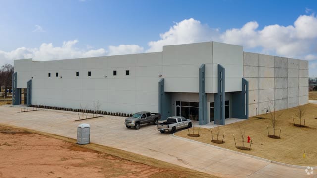 4700 SW 25th Cir, Oklahoma City, OK for lease - Primary Photo - Image 3 of 36
