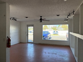 109 7th St N, Bradenton Beach, FL for lease Interior Photo- Image 2 of 7