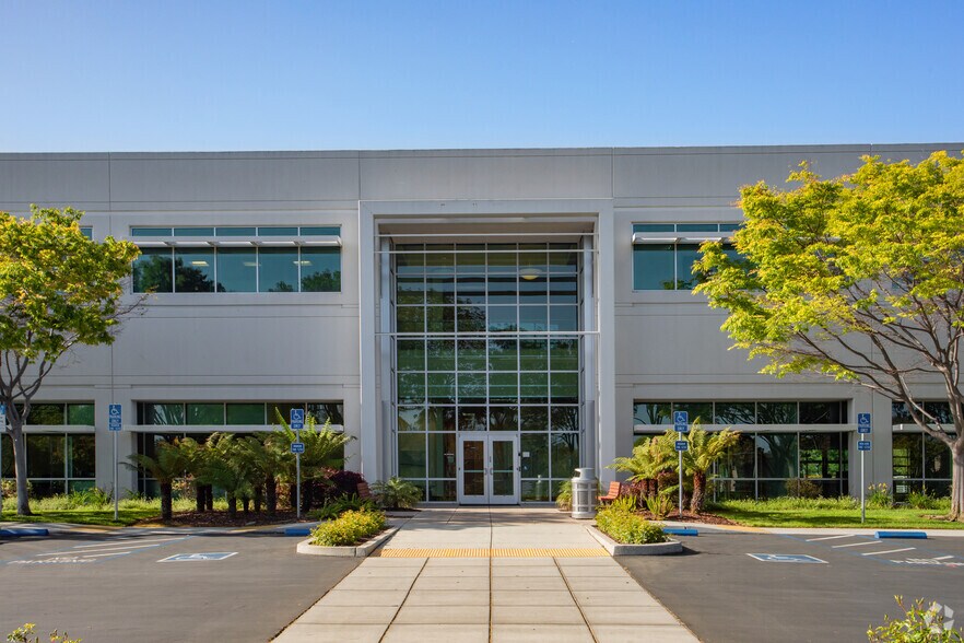 400 W California Ave, Sunnyvale, CA for lease - Building Photo - Image 2 of 14