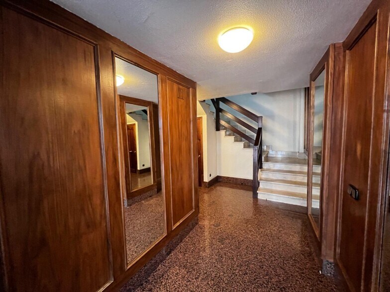 Office in Ponferrada, León for sale - Building Photo - Image 2 of 9