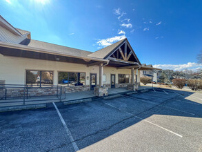 876 New Leicester Hwy, Asheville, NC for lease Building Photo- Image 2 of 40