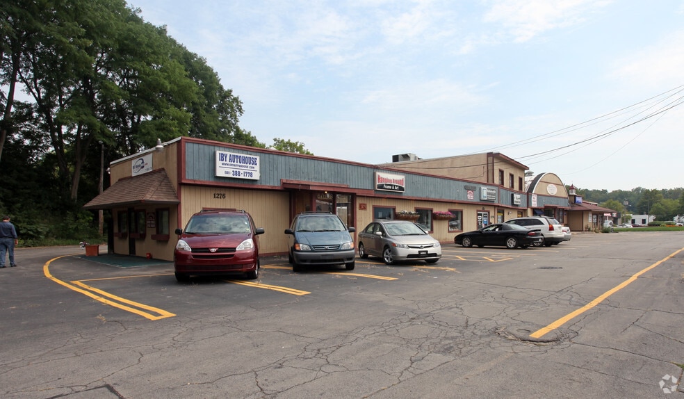 1270-1276 Fairport Rd, Fairport, NY for lease - Building Photo - Image 3 of 4