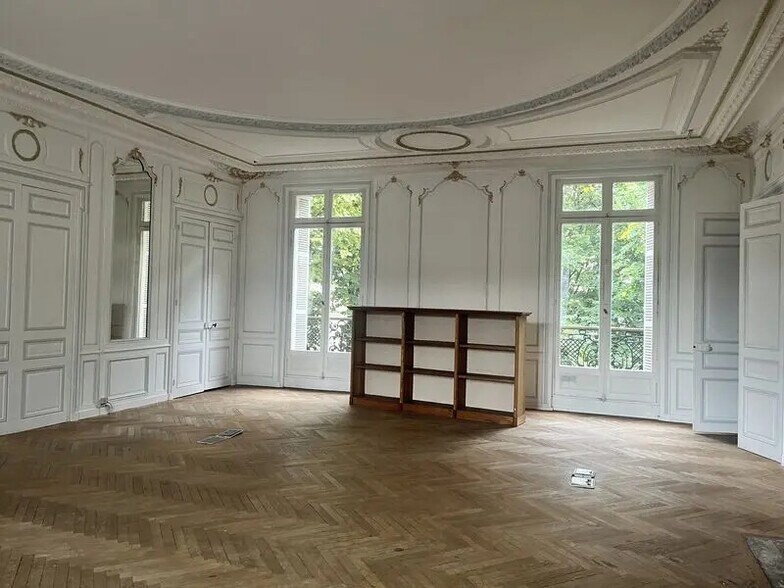 Office in Rouen for lease - Interior Photo - Image 2 of 13