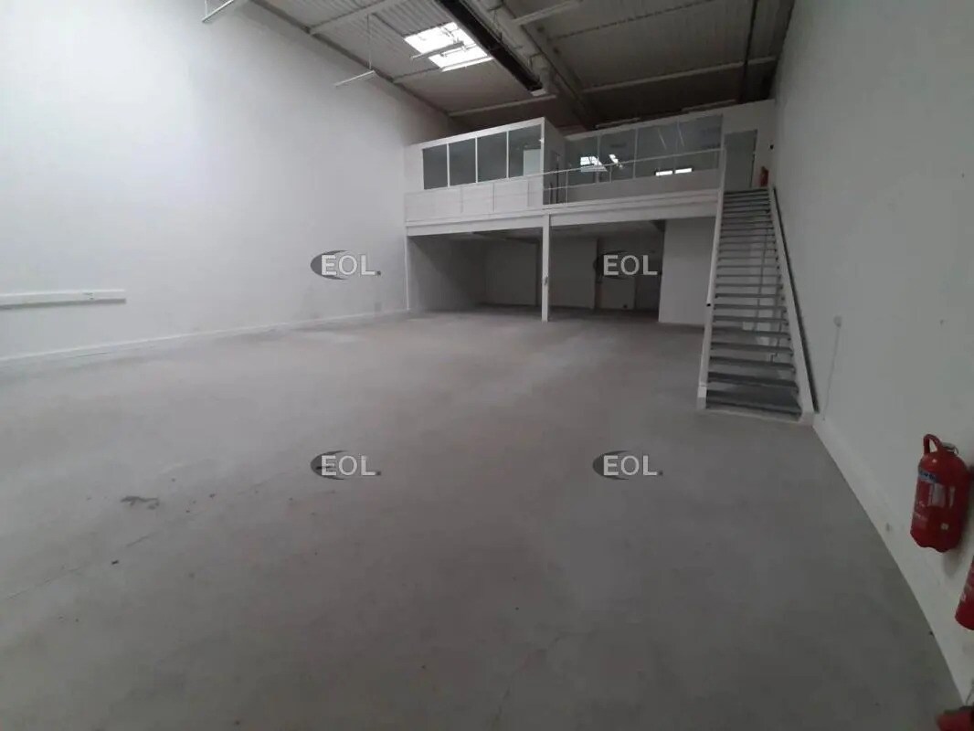 Flex in Palaiseau for lease Interior Photo- Image 1 of 7