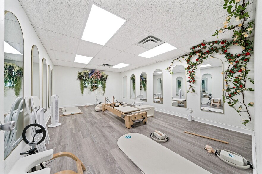 2379 NE Loop 410, San Antonio, TX for sale - Building Photo - Image 3 of 18