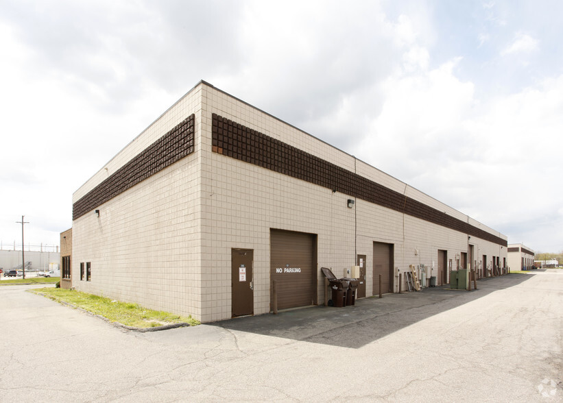 38500-38560 Michigan Ave, Wayne, MI for lease - Building Photo - Image 3 of 3