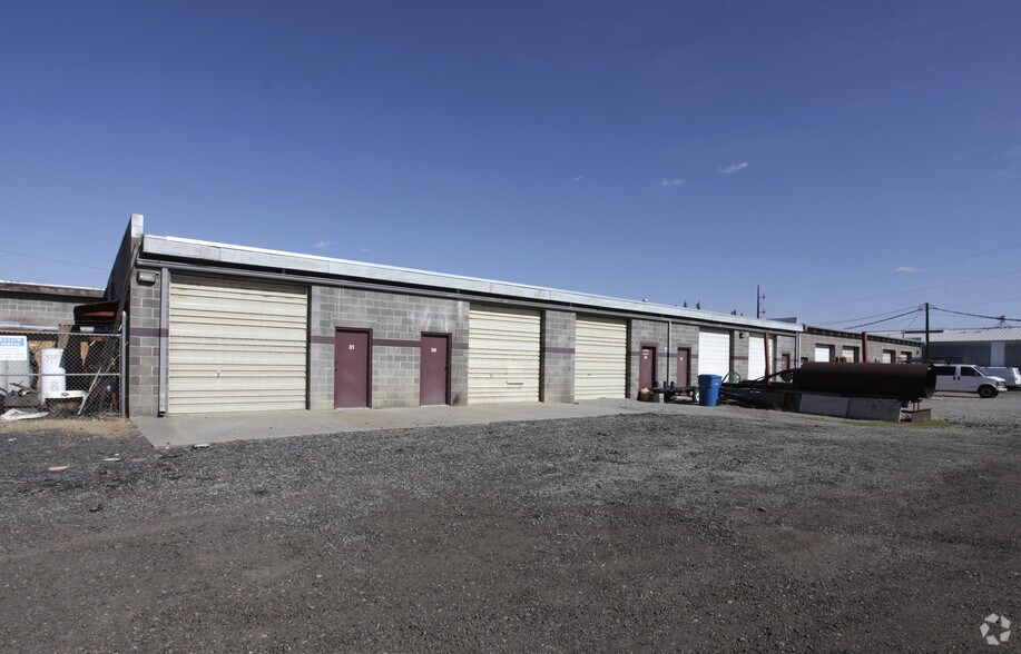 1213 Bowen Cir, Longmont, CO for sale - Primary Photo - Image 1 of 1