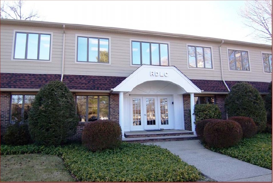 45 Legion Dr, Cresskill, NJ 07626