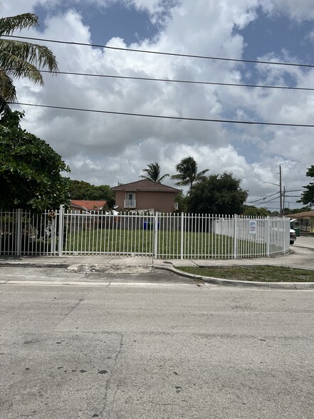 1101 NW 25th St, Miami, FL for sale - Building Photo - Image 3 of 5