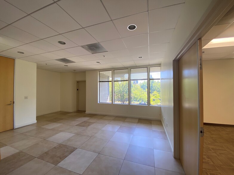 777 Cuesta Dr, Mountain View, CA for lease - Interior Photo - Image 2 of 8