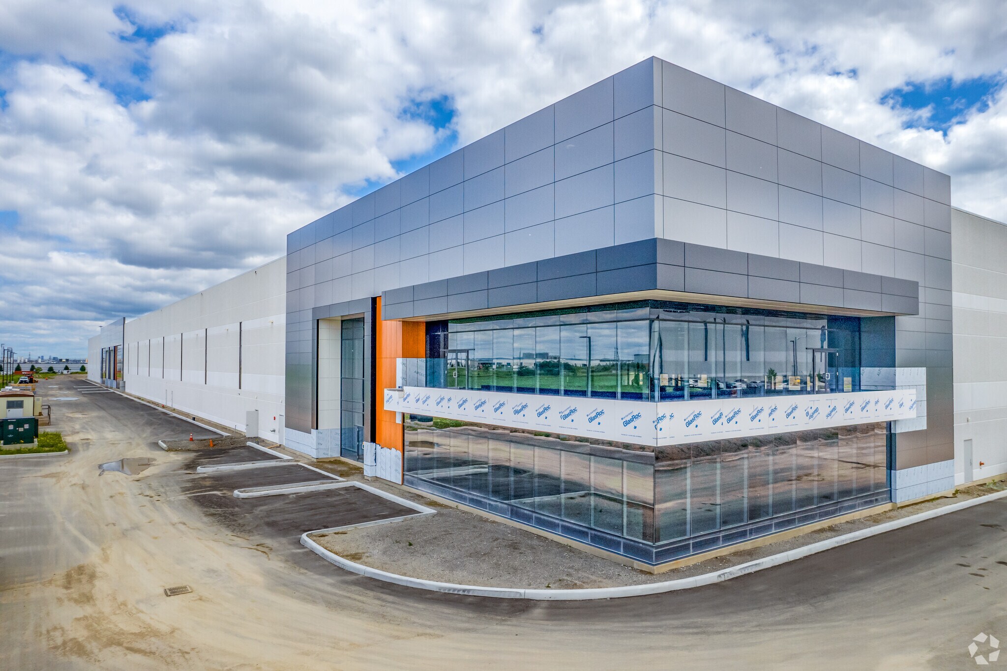 865 Gibraltar Rd, Vaughan, ON for lease Building Photo- Image 1 of 8