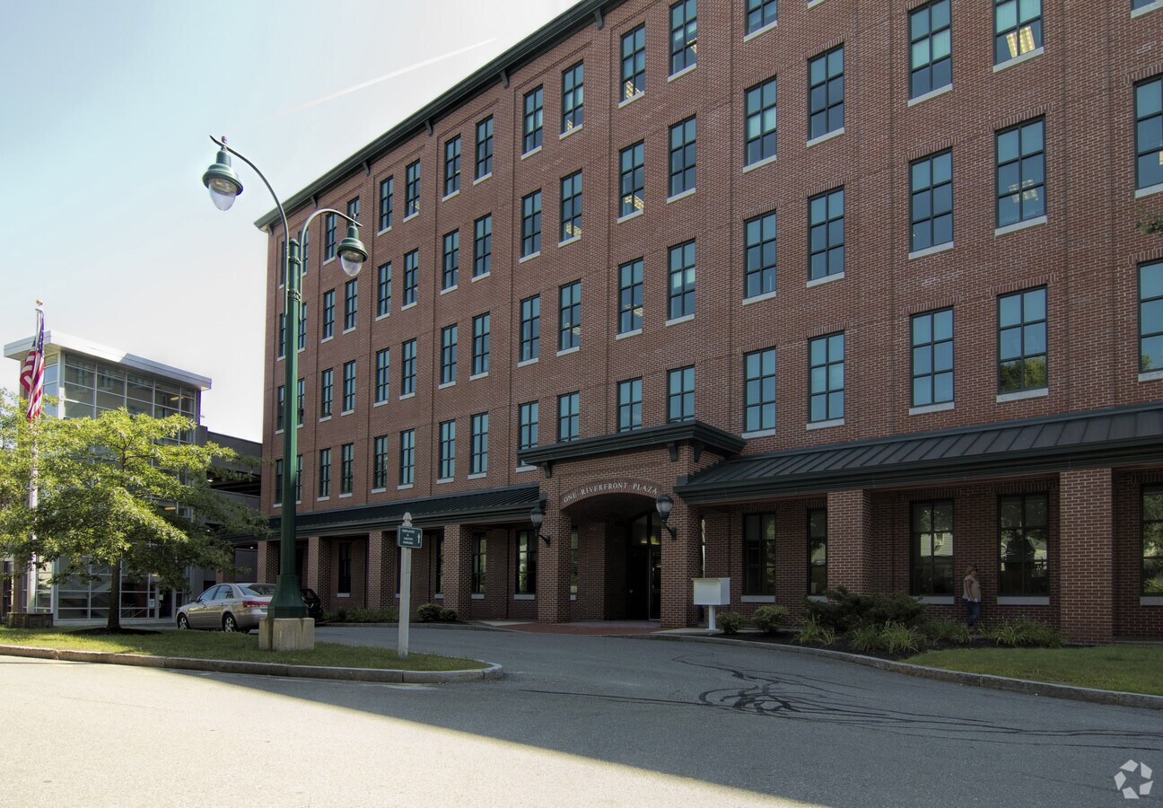 1 Riverfront Plaza, Westbrook, ME 04092