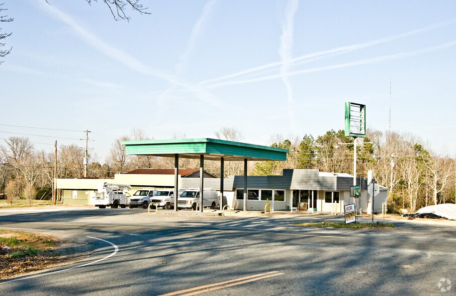 4923 Wolf Pond Rd, Monroe, NC 28112