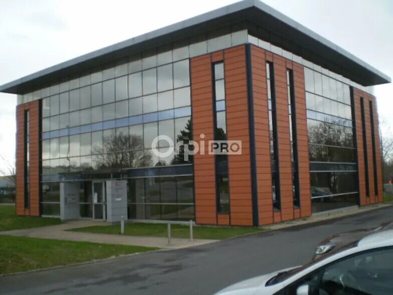 Office in Reims for lease - Building Photo - Image 1 of 7