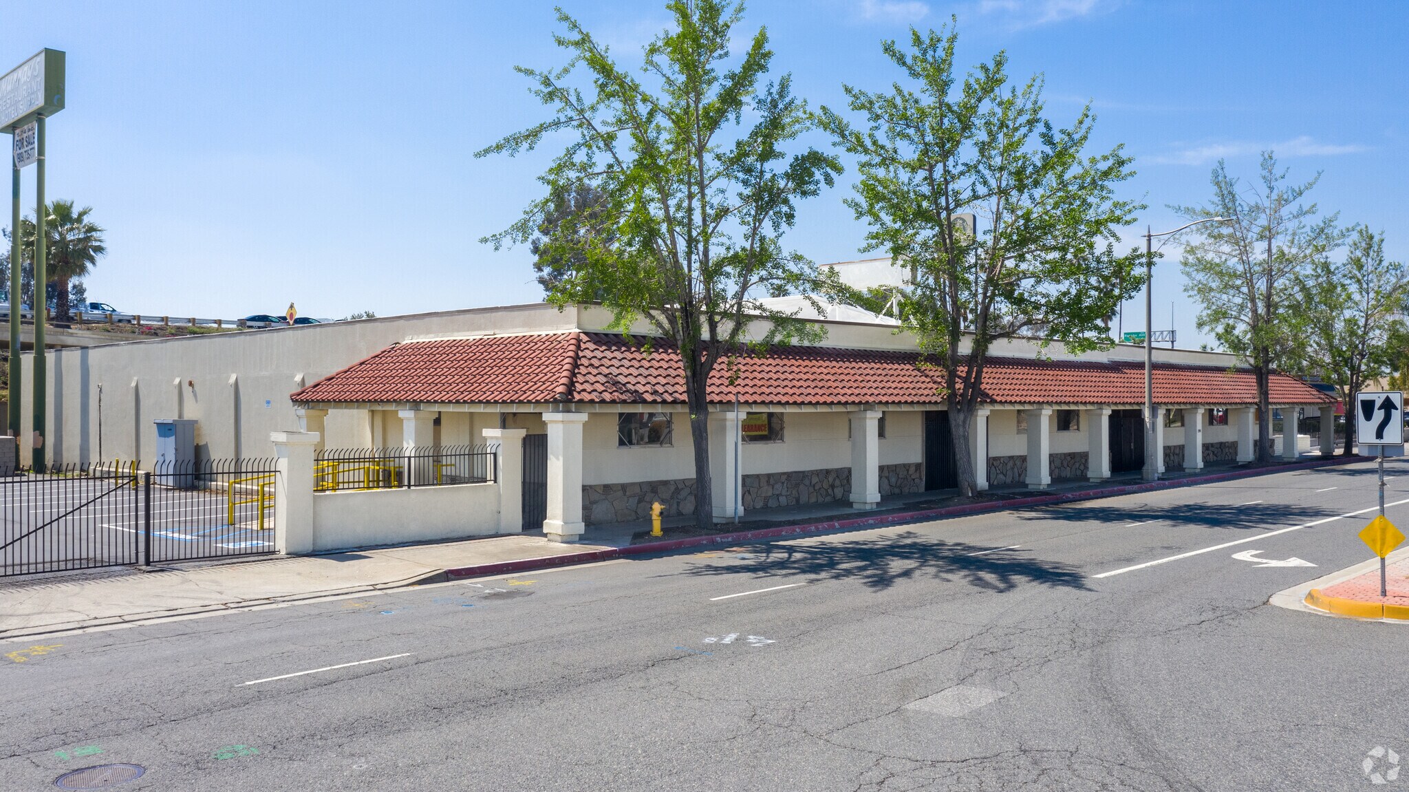 276 E Valley Blvd, Colton, CA for lease Primary Photo- Image 1 of 6