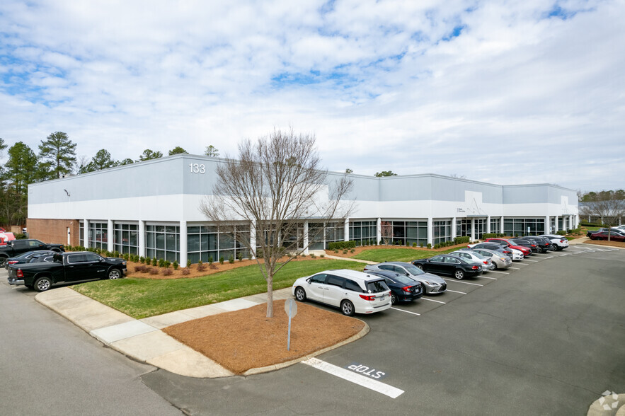 133 Southcenter Ct, Morrisville, NC for lease - Building Photo - Image 3 of 10