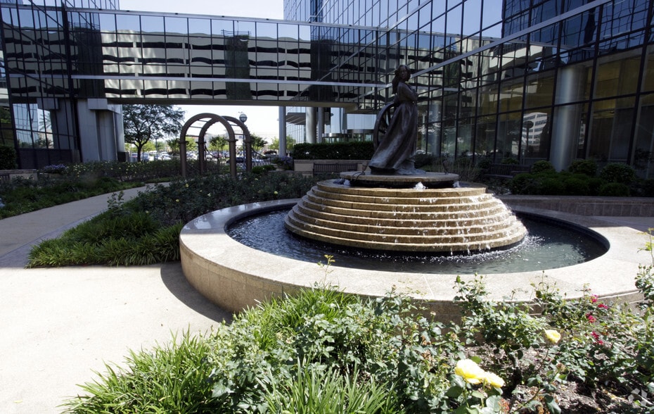 820 Gessner Rd, Houston, TX for lease - Building Photo - Image 3 of 26