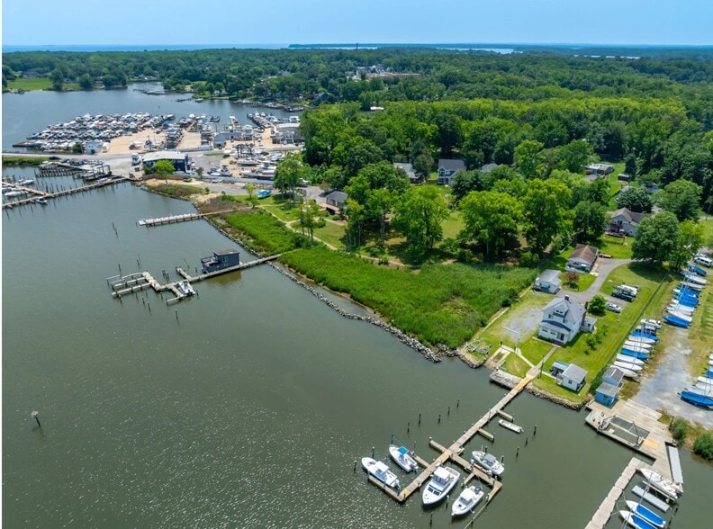 1052 Old Turkey Point Rd, Edgewater, MD for sale - Building Photo - Image 3 of 25