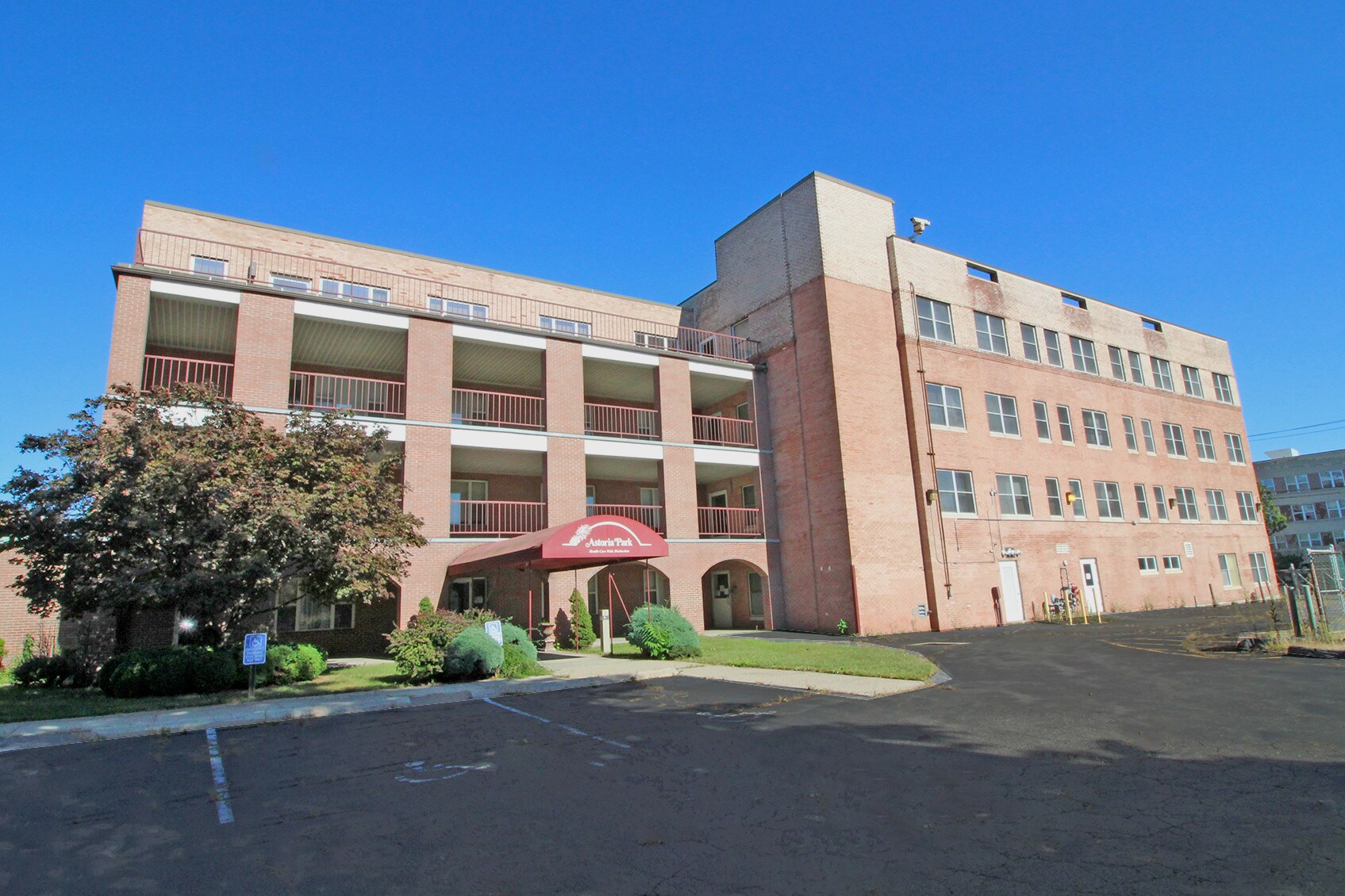 725 Park Ave, Bridgeport, CT for sale Building Photo- Image 1 of 1