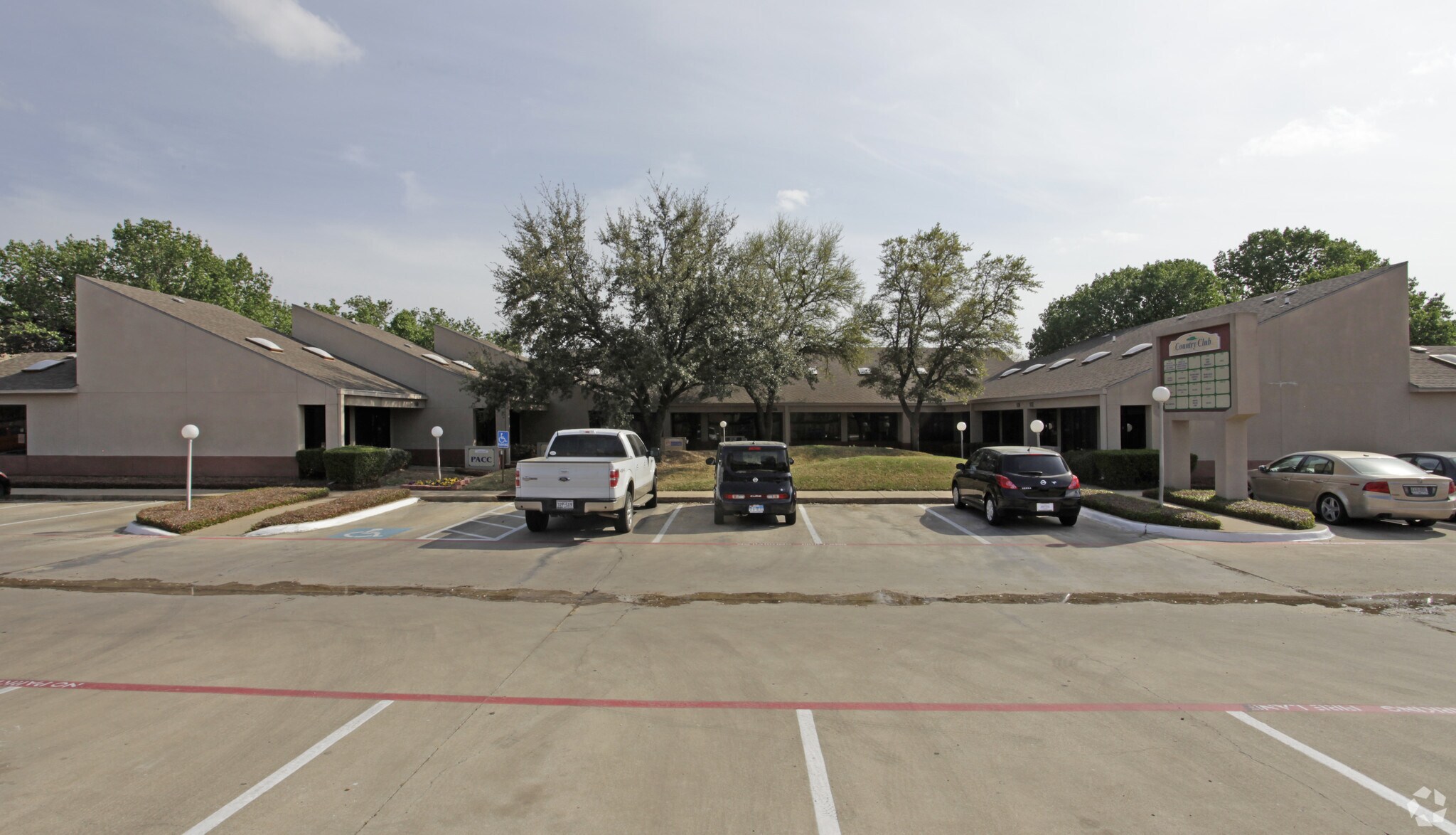 1164-1166 Country Club Ln, Fort Worth, TX for lease Primary Photo- Image 1 of 11