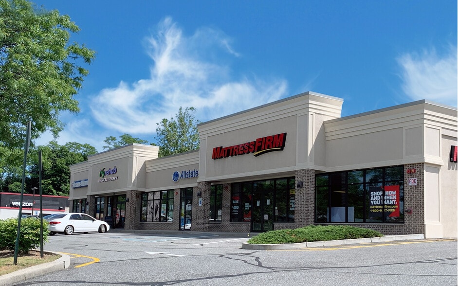 32-36 S Route 9W, West Haverstraw, NY for lease - Building Photo - Image 1 of 3