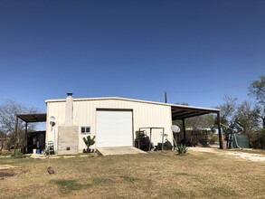 20035 Fm 3175, Lytle, TX for lease Building Photo- Image 1 of 24