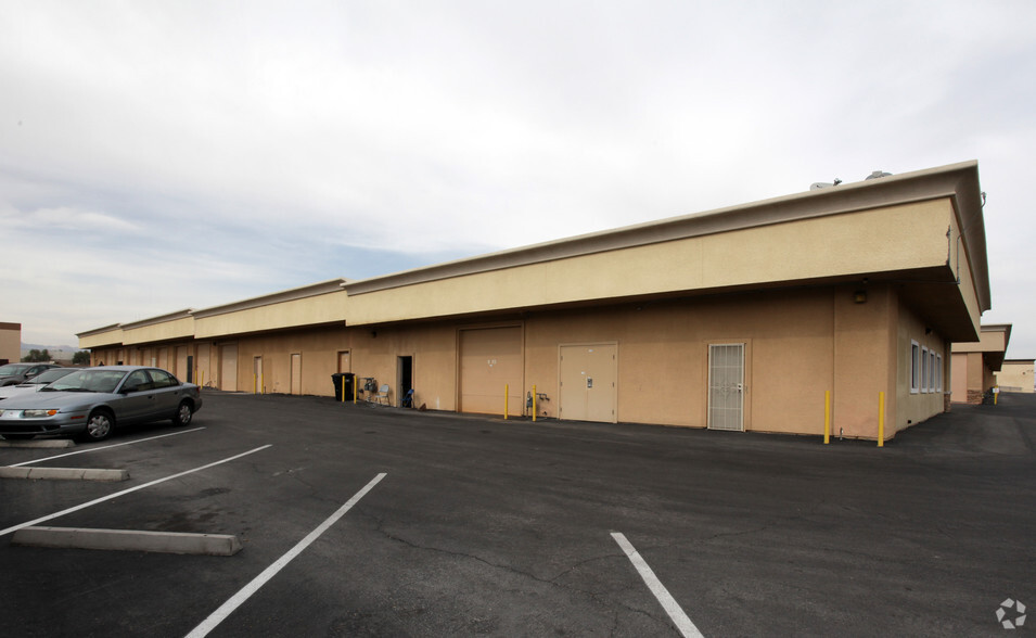 1631 E Sunset Rd, Las Vegas, NV for lease - Building Photo - Image 2 of 4