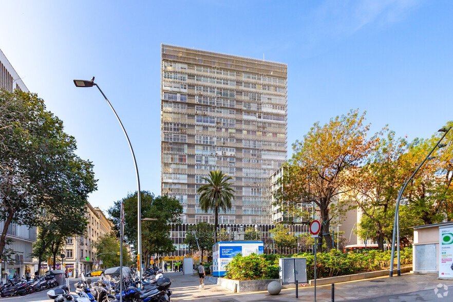 Plaça de Gal.La Placídia, 1, Barcelona, Barcelona for lease - Building Photo - Image 3 of 7