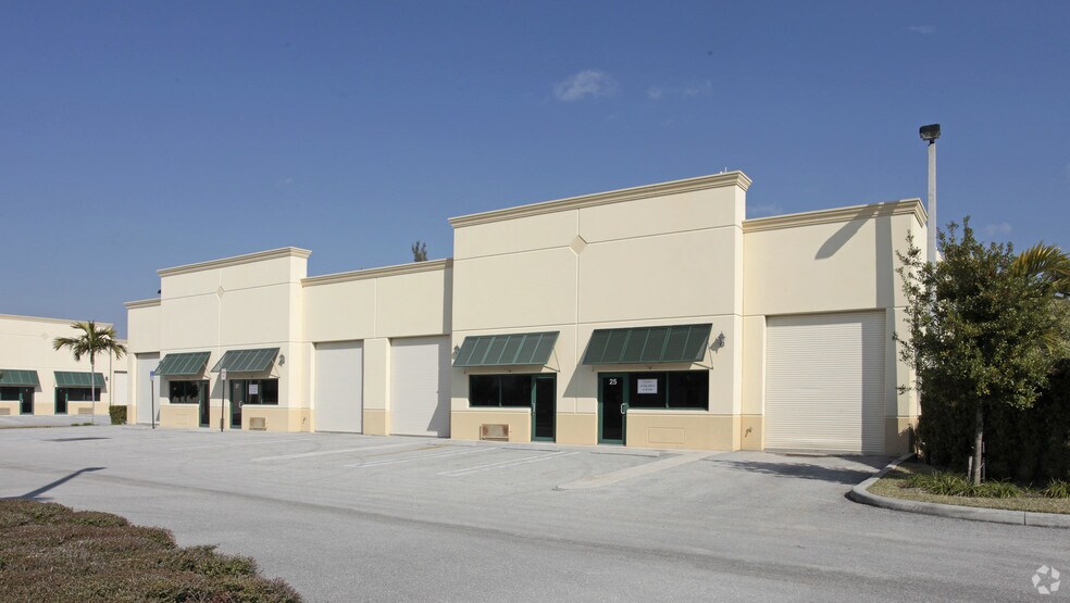 4711 N Australian Ave, Mangonia Park, FL for lease - Building Photo - Image 2 of 3