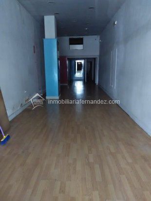 Retail in Cáceres, Cáceres for lease Building Photo- Image 1 of 4