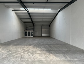 Erica Rd, Milton Keynes for lease Interior Photo- Image 2 of 2