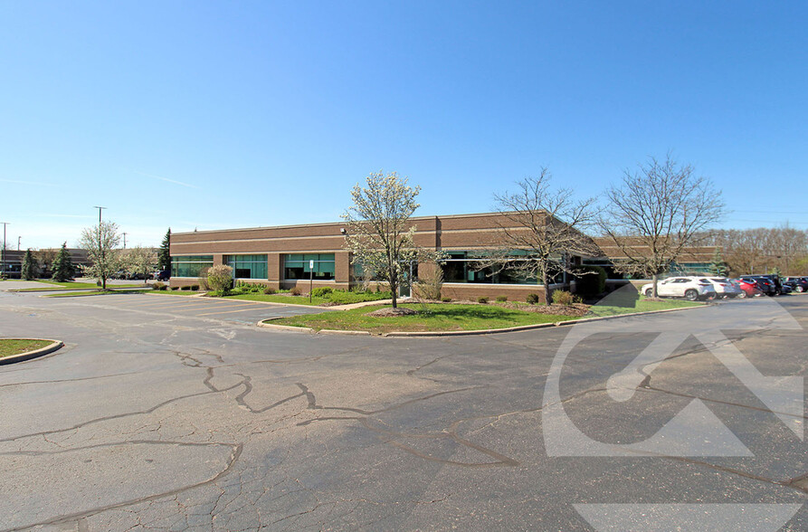 37849-37881 Interchange Dr, Farmington Hills, MI for sale - Building Photo - Image 2 of 4