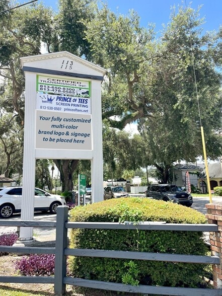 115 Lithia Pinecrest Rd, Brandon, FL for lease - Building Photo - Image 3 of 7