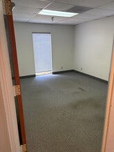 6985 Garden Rd, Riviera Beach, FL for lease Building Photo- Image 2 of 3