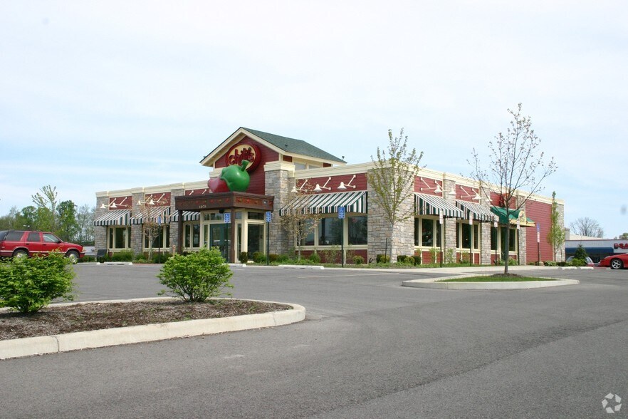 1079 N National Rd, Columbus, IN for sale - Primary Photo - Image 1 of 1