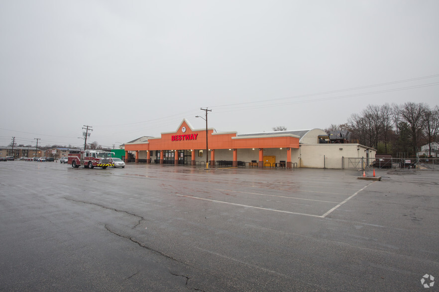 8457 Richmond Hwy, Alexandria, VA for lease - Building Photo - Image 1 of 3