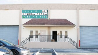 Warehouse (Tile) in Doral for lease - Warehouse