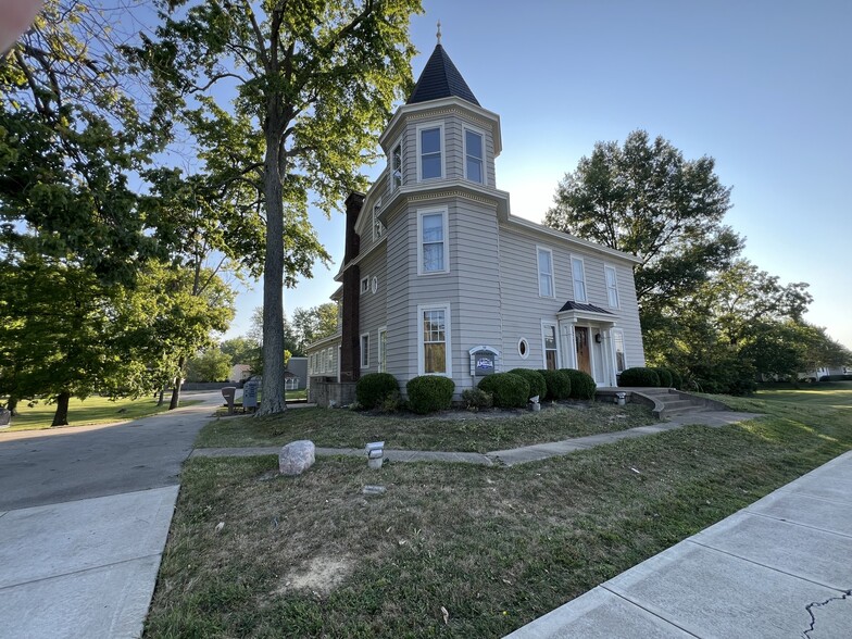 119 W Main St, Amelia, OH for sale - Building Photo - Image 1 of 25