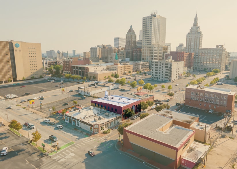 314 E 3rd St, Tulsa, OK for sale - Building Photo - Image 2 of 6