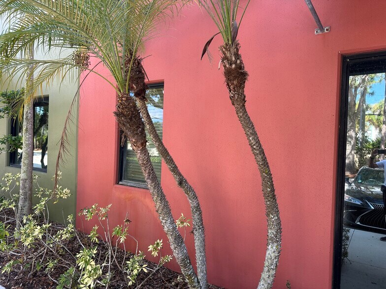 2875 Jupiter Park Dr, Jupiter, FL for sale - Building Photo - Image 2 of 14