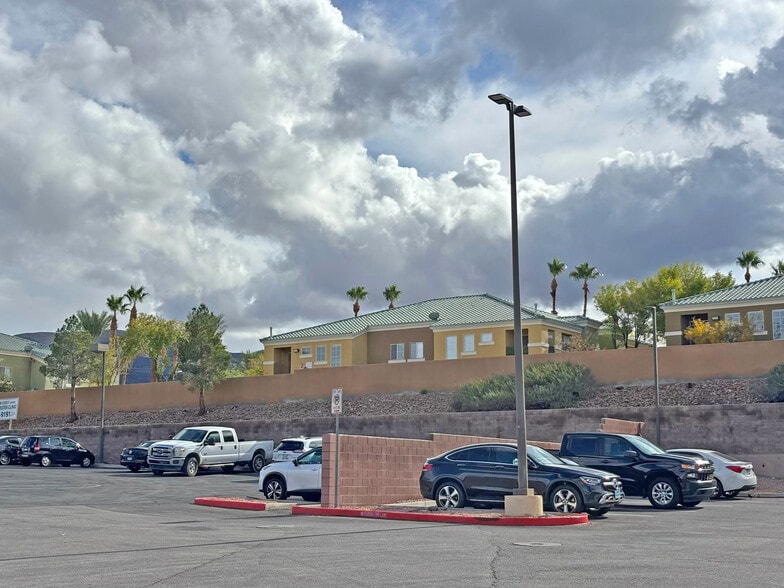Stephanie And Horizon Rdg, Henderson, NV for sale - Building Photo - Image 3 of 8