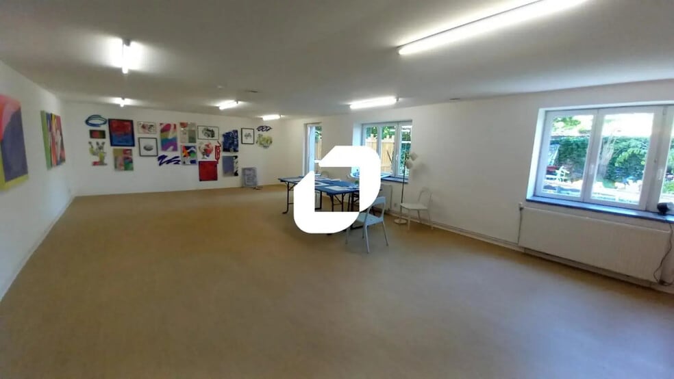 Office in Roubaix for lease - Building Photo - Image 3 of 6