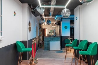 Retail in Madrid, Madrid for lease Interior Photo- Image 2 of 12